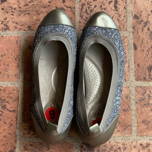 Me Too Glitter Flats - Picture 2 of 9